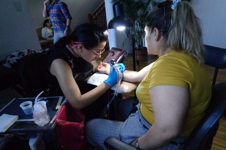Tatuajes, la dinámica de llevar el arte plasmado en la piel