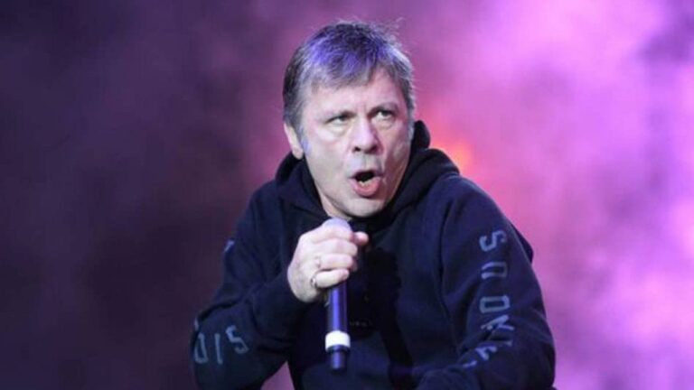 El icónico vocalista de Iron Maiden está de fiesta
