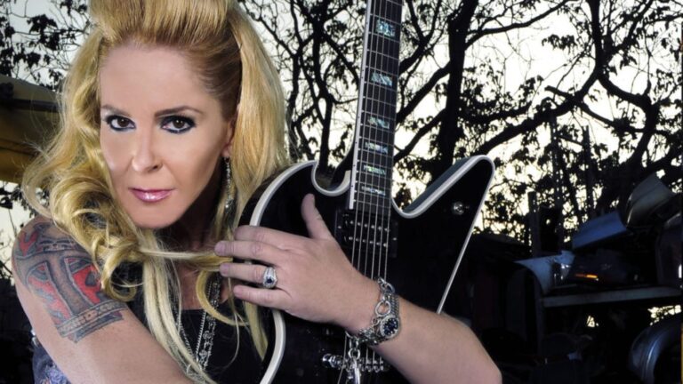 Lita Ford, la mujer fuerte del heavy metal, rock y pop